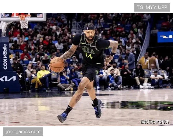 英格拉姆突破拉开火箭防线，提升球队关键时刻得分效率